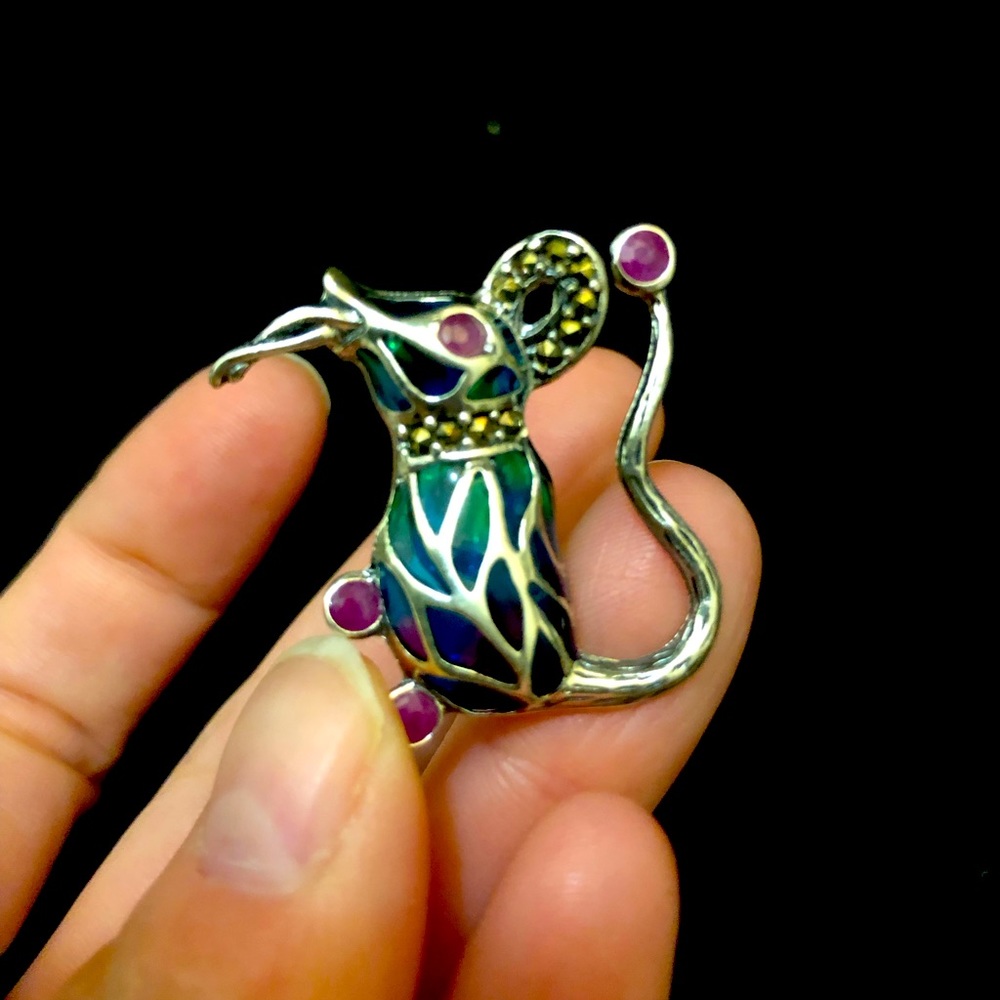 Lovely New 925 Sterling Silver Ruby and Marcasite Enamel Mouse Brooch/Pendant